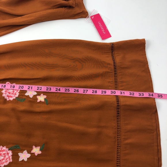 XHILIRATION embroided bell sleeve dress - Picture 6 of 8